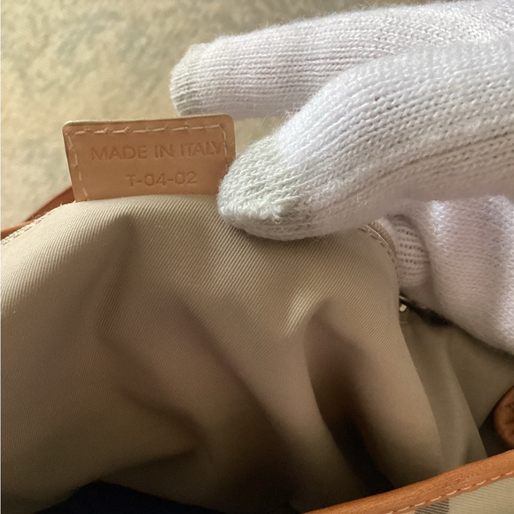 Burberry bag - Picture 4 of 13